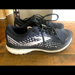 Brooks Ghost 13 women size 8.5